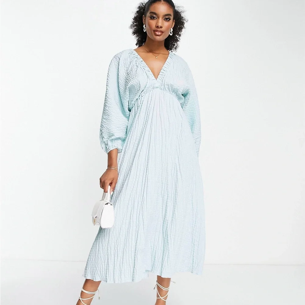ASOS DESIGN textured plunge maxi dress with batwing sleeve in blue - Picture 1 of 11